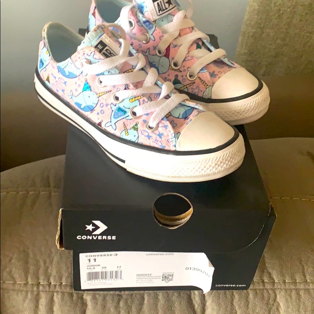Kids low top converse